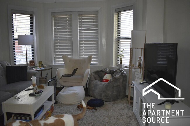 Foto del edificio - 3839 N Greenview Ave
