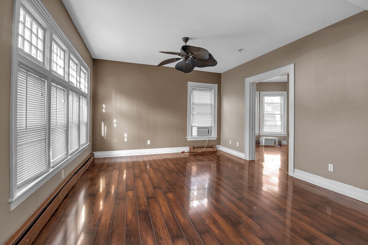 Foto principal - 640 Breckenridge St