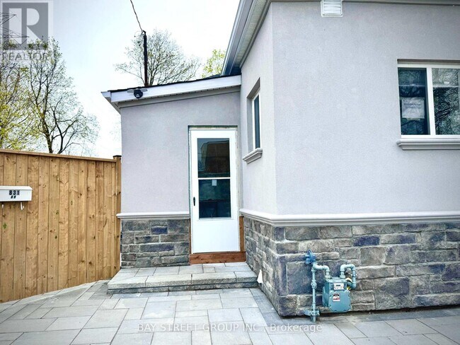 Photo du bâtiment - 831 Beach Blvd