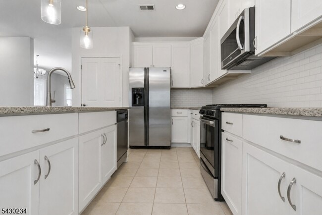 Building Photo - 133 Savoth Ln