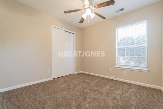 Foto del edificio - Charming 3 Bedroom in Columbia!