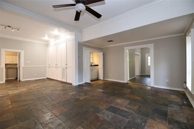 Building Photo - 1126 Nantucket Dr