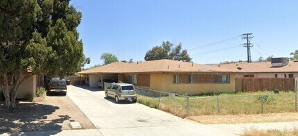 Building Photo - 312 N Palm Ave