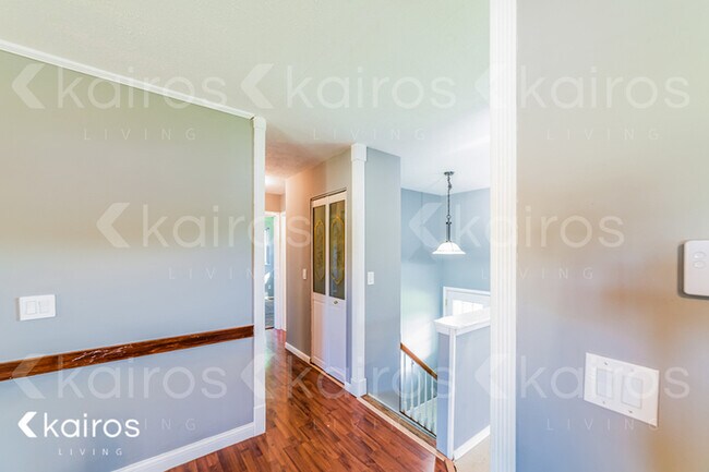 Foto del edificio - 1303 W Walford Dr.