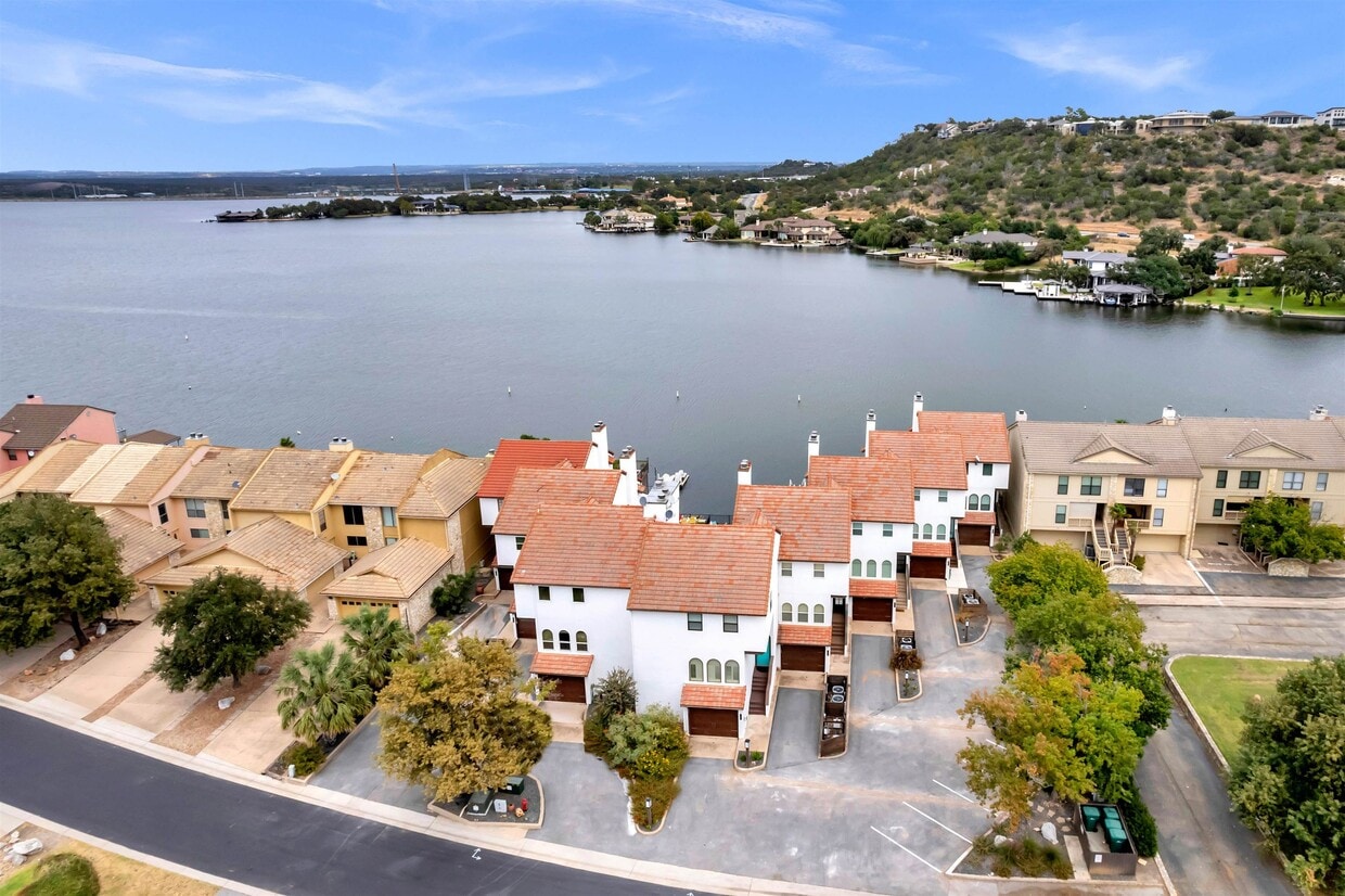 Foto principal - 415 Horseshoe Bay N Blvd