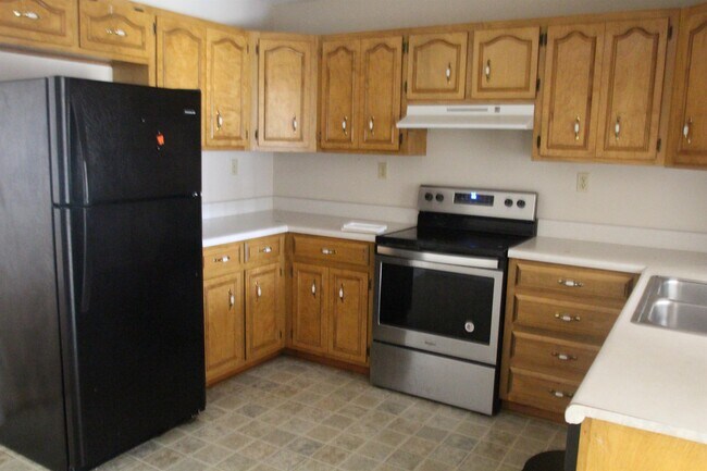 Building Photo - 104 Gala Ct