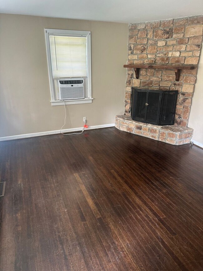 Foto del edificio - 3 bed/1bath