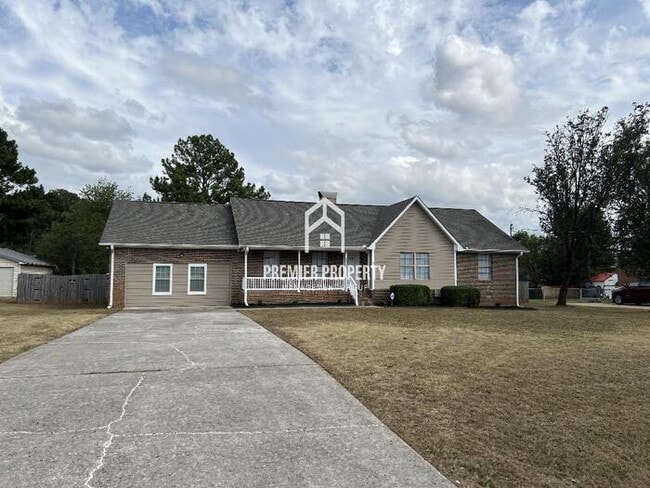 Foto del edificio - 135 Hazelwood Dr