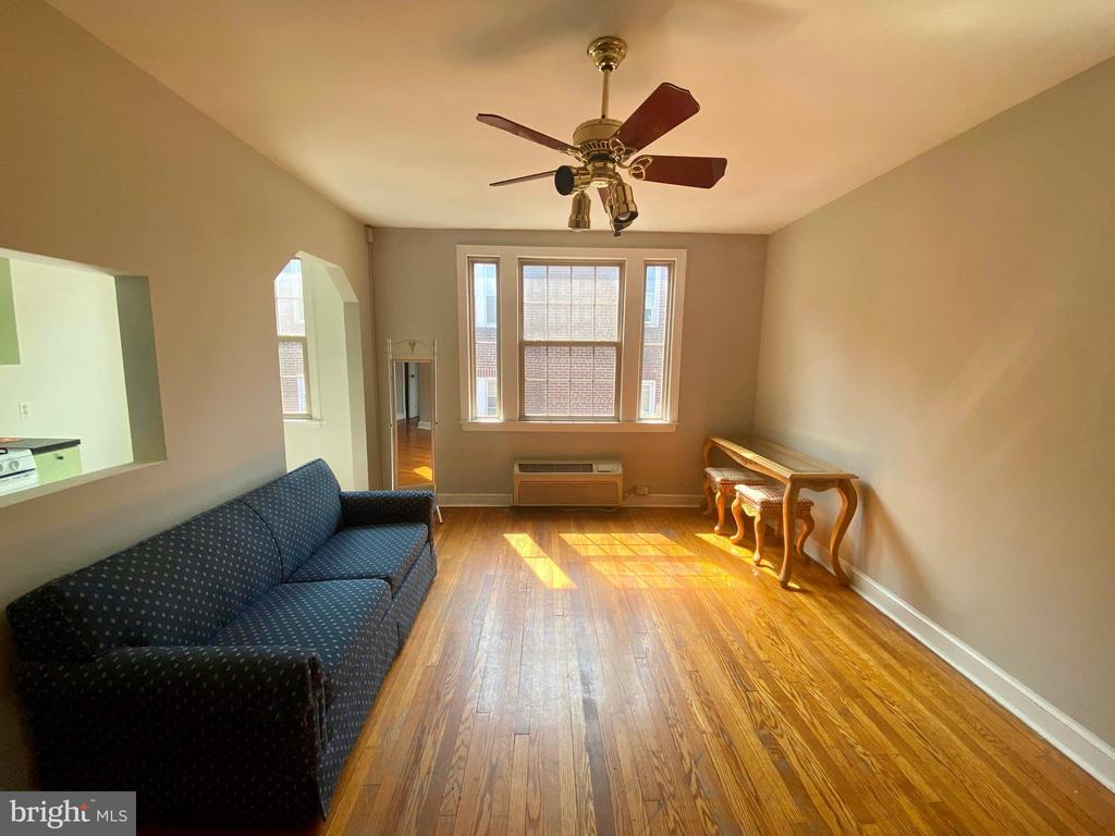 Foto principal - 1404 Tuckerman St NW