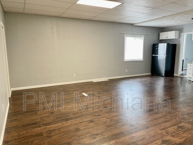 Foto del edificio - 815 N Main St