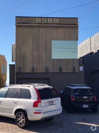 Building Photo - 6569 Del Playa Dr