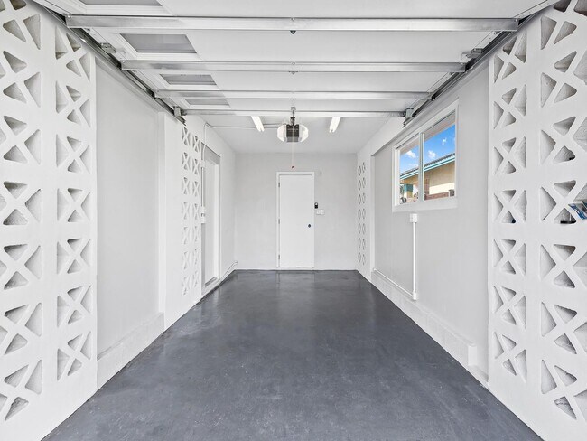 Foto del edificio - 300 SE 10th St