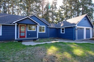 Building Photo - 860 Boxwood Ln SE Building Photo - 860 Boxwood Ln SE