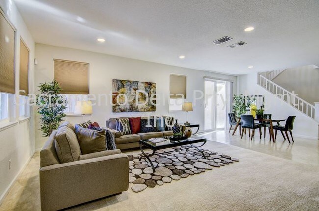 Building Photo - 2926 Club Center Dr