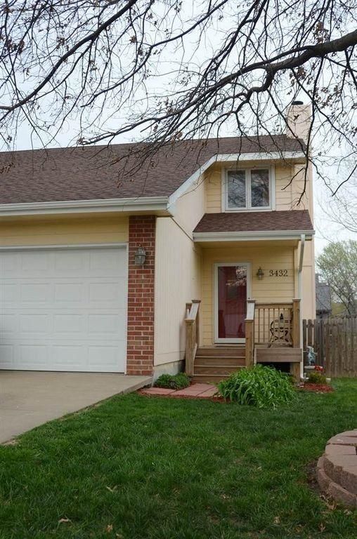 Primary Photo - 3432 SE Walnut Dr