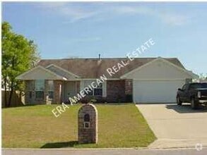Building Photo - 2820 Tamiami Trail
