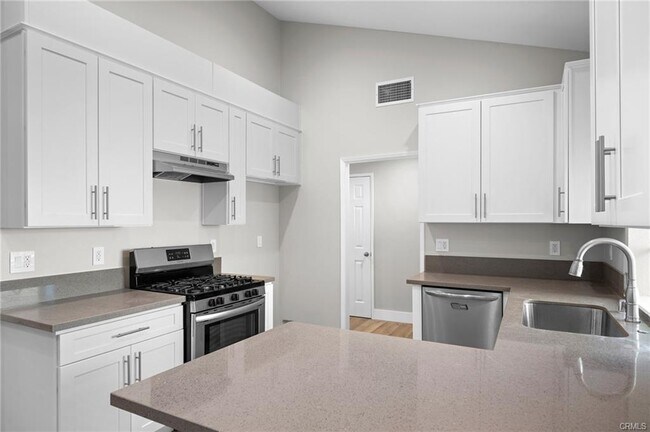 Foto del edificio - 22570 Los Tigres Dr