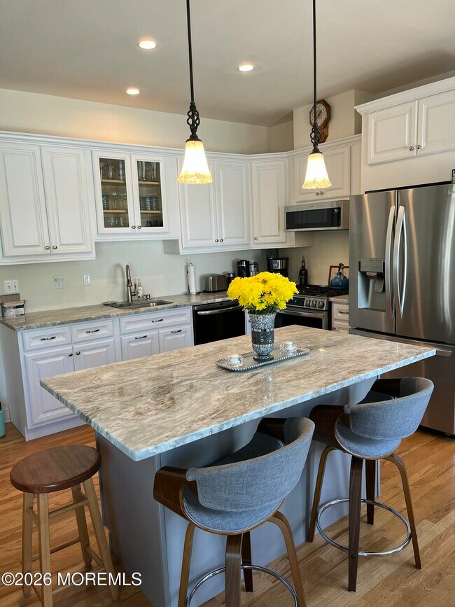 Foto del edificio - 131 Avenel Blvd