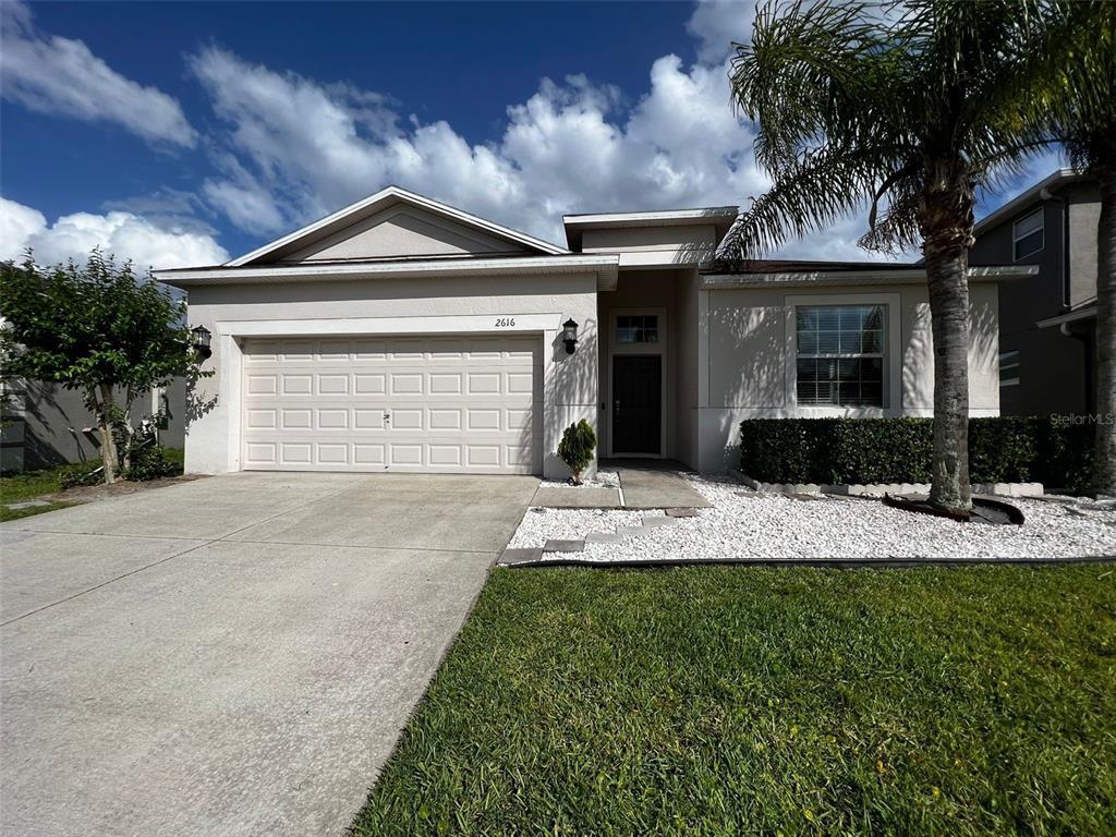 Foto principal - 2616 Carrickton Cir