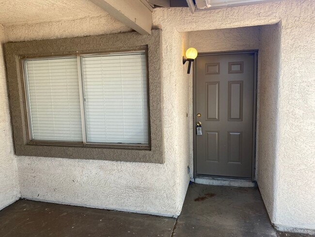 Foto del edificio - Henderson!!! 4 Bedrooms!! Single Story!! 2 car garage!! Big Back Yard!!! No HOA!! All Appliances!!