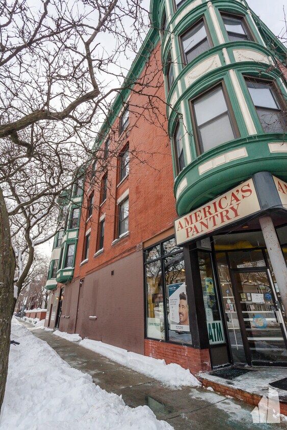 Foto del edificio - 703 W Willow St