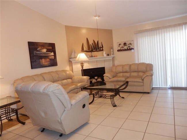 Building Photo - 15425 Fortuna Bay Dr