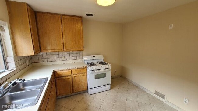 Building Photo - 2 br, 1 bath House - 407 Wright Way