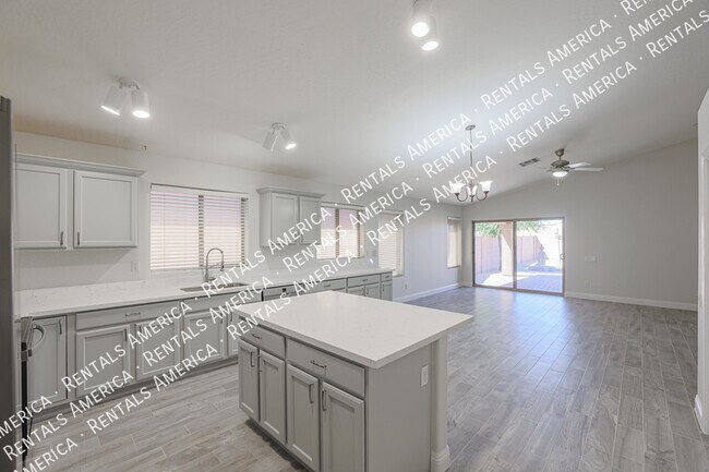 Foto del edificio - 3050 E Cherry Hills Pl