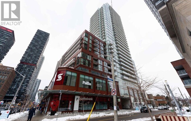 Photo du bâtiment - 33 Helendale Ave