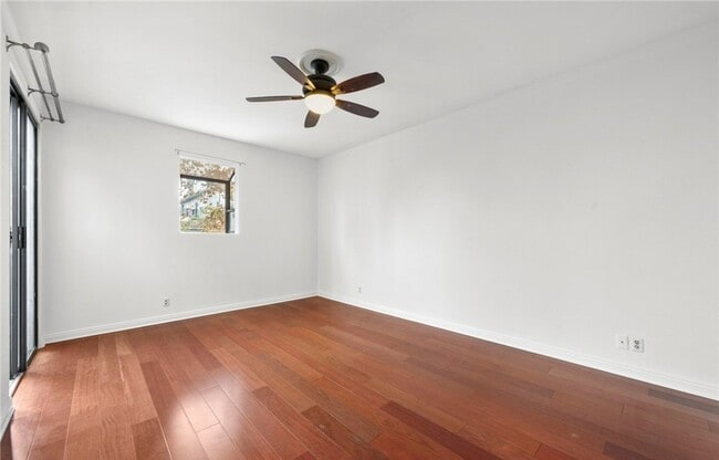 Foto del edificio - 330 Cordova St