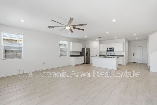 Building Photo - 2761 W Seaver Ave