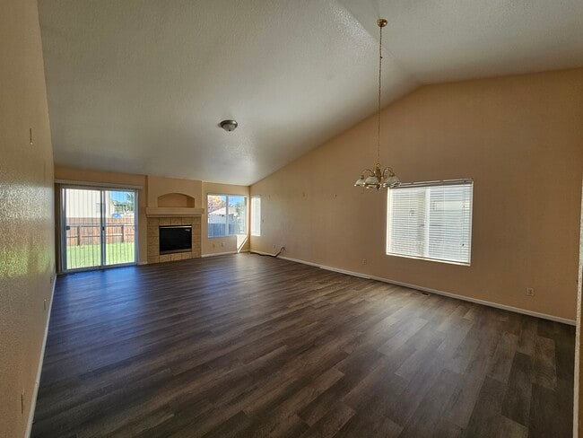 Photo - 5723 Prairie Cir House