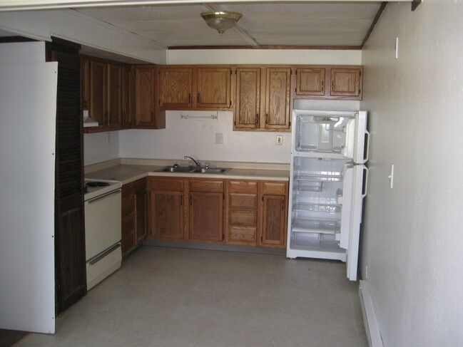 kitchen - 309 S Highland St