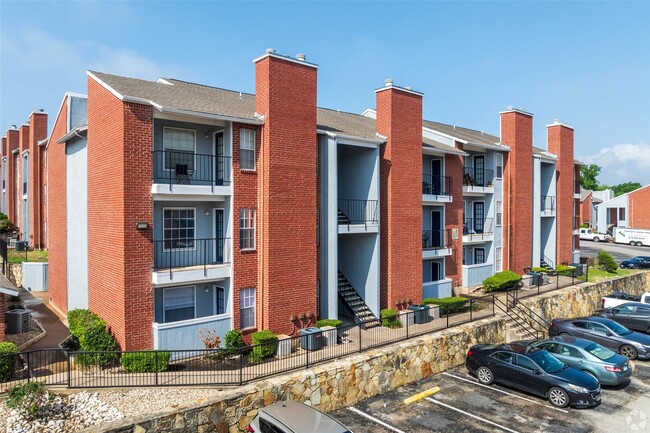 Foto del edificio - 7610 Cameron Rd