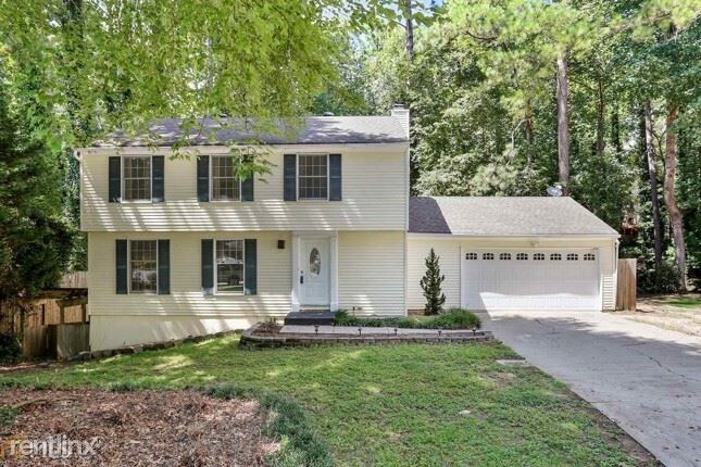 Building Photo - 3 br, 2 bath House - 145 Pond Way