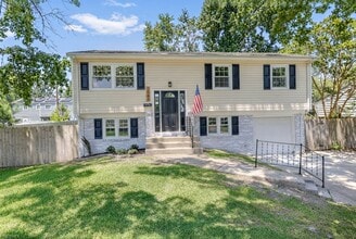 Building Photo - 3048 John Hancock Dr