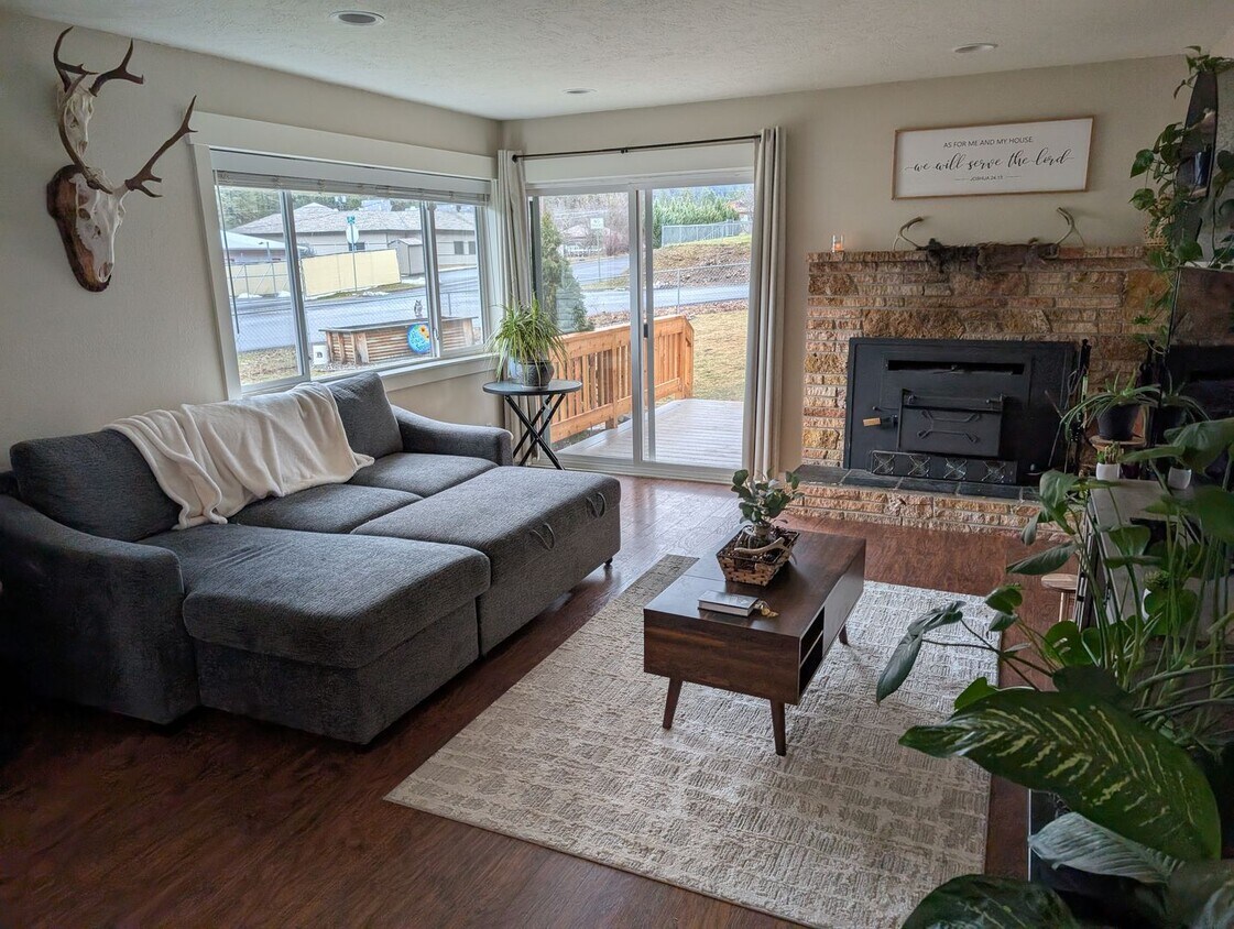 Foto principal - Beautiful 3 bedroom 2 bath Orofino house -...