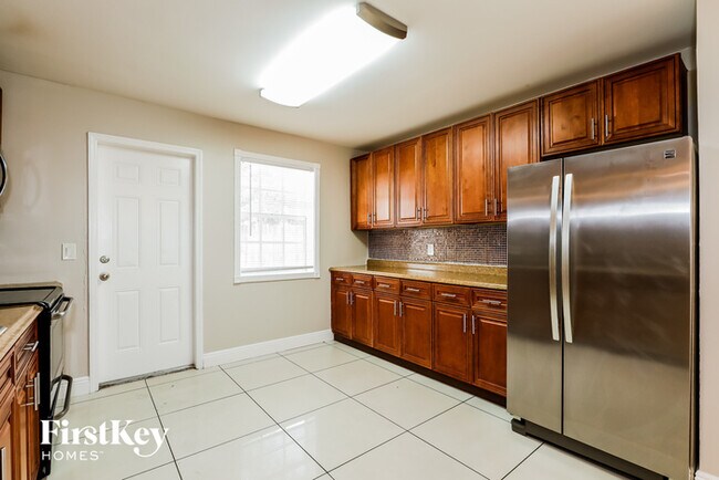 Building Photo - 1751 SW 38th Ave
