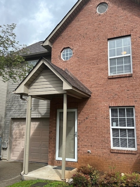 Building Photo - 8701 Mowbray Way
