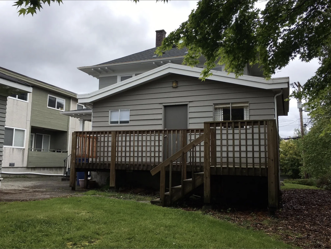 Foto principal - 4325 Dayton Ave N