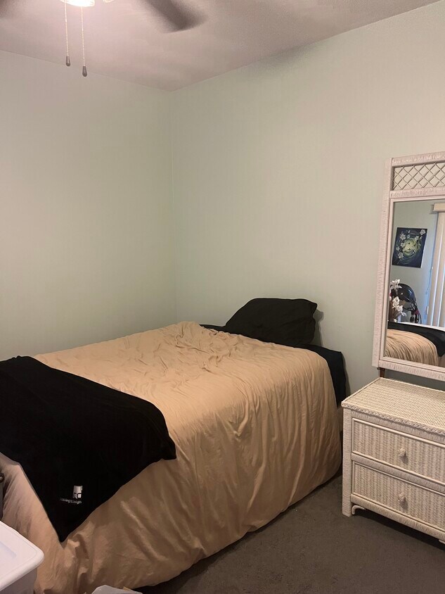 12 East Ave Unit Room for rent, Lincoln, RI 02865 Apartments in