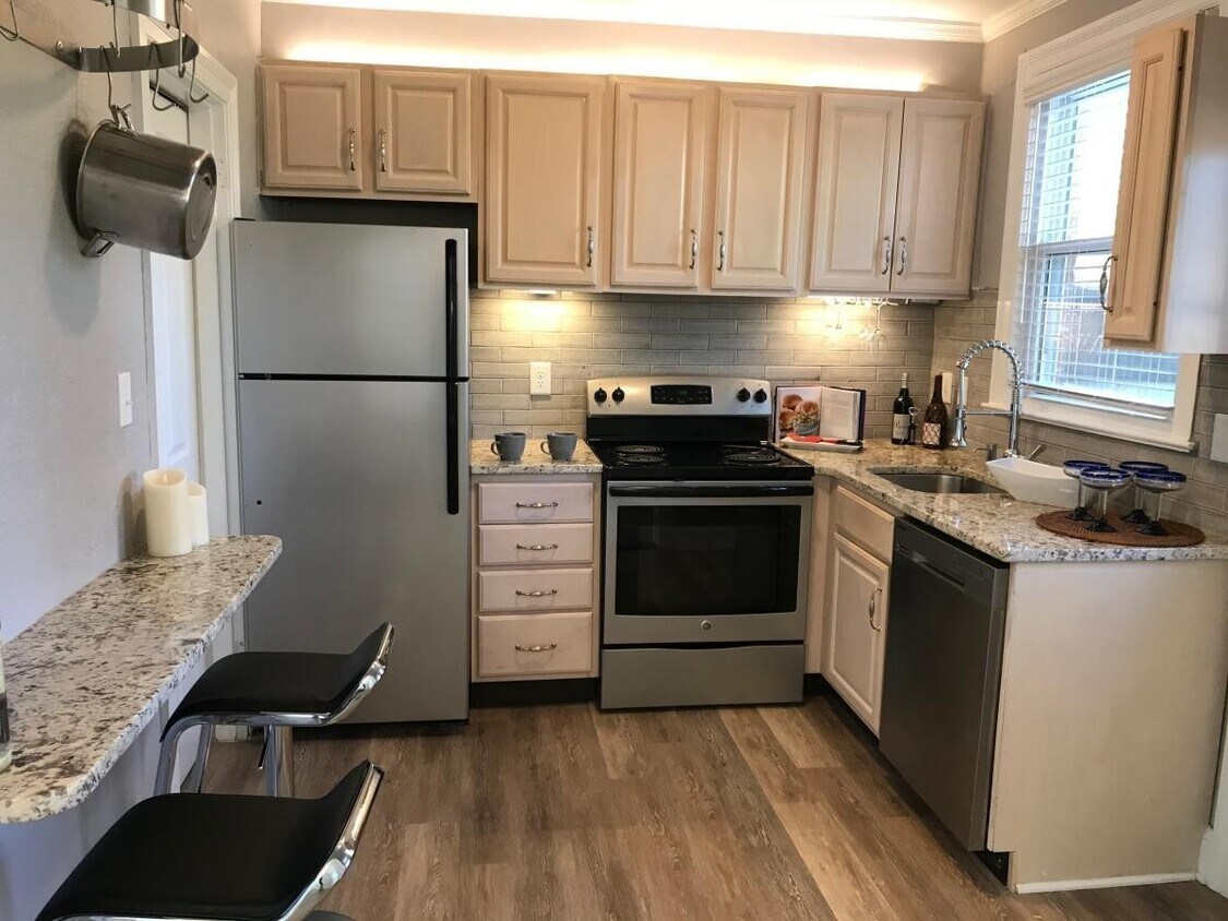 Foto principal - 4006 Auburn Ln