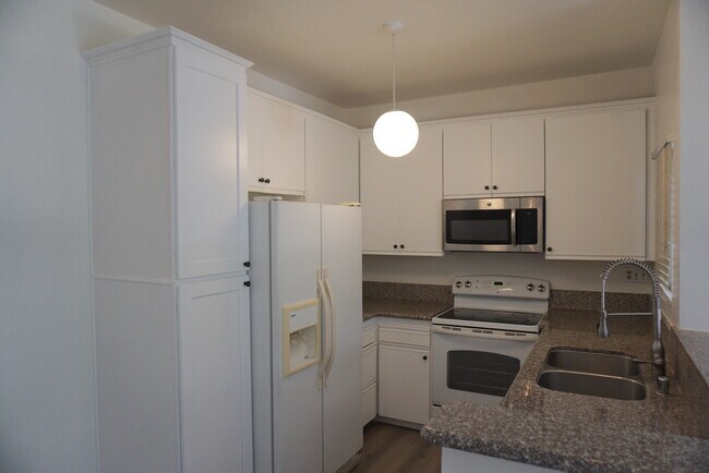Building Photo - 27668 Haskell Canyon Rd