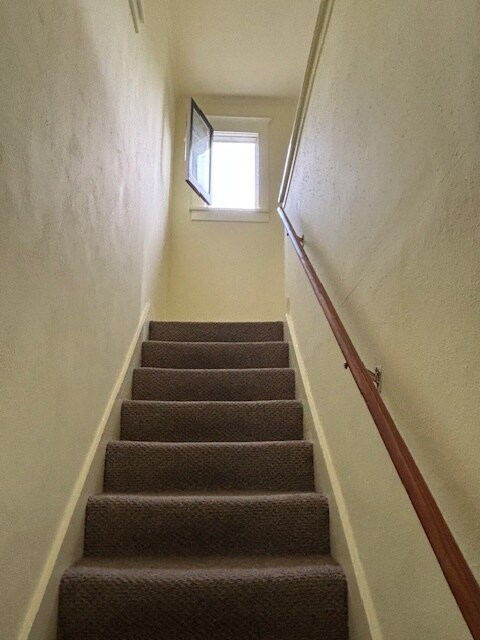 Building Photo - 2447 4th St