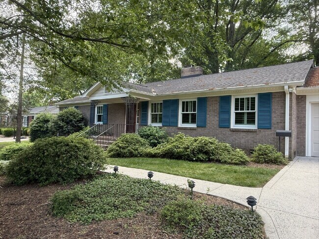 Building Photo - Immaculate One-Story Home with All-Season ...