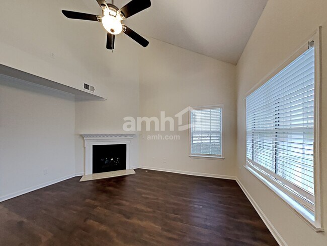 Foto del edificio - 1325 Georgetown Dr