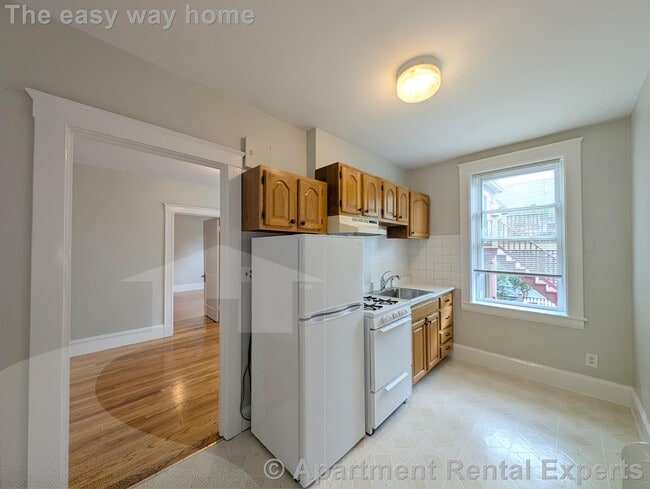 Building Photo - 156-158 Summer St Unit #110
