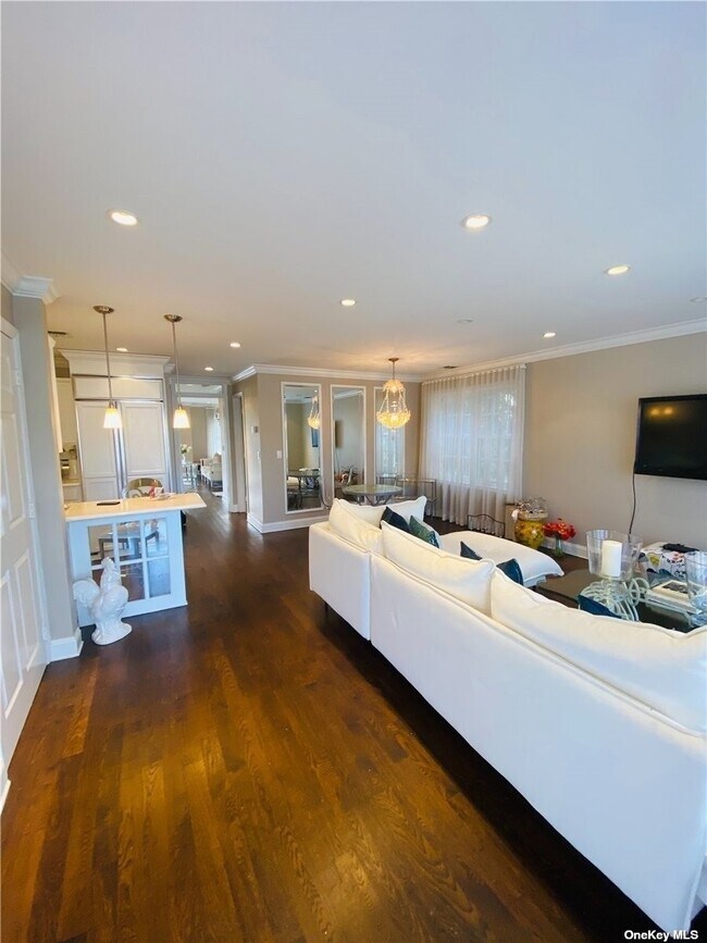 1011 Madeira Blvd, Melville, NY 11747 Condo for Rent in Melville, NY