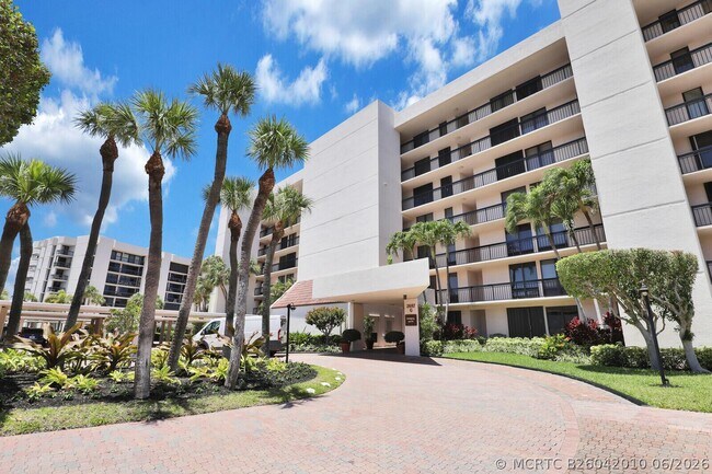 Foto del edificio - 2687 N Ocean Blvd