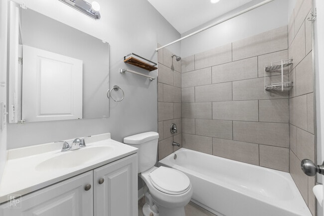 Foto del edificio - 2431 W 24th St